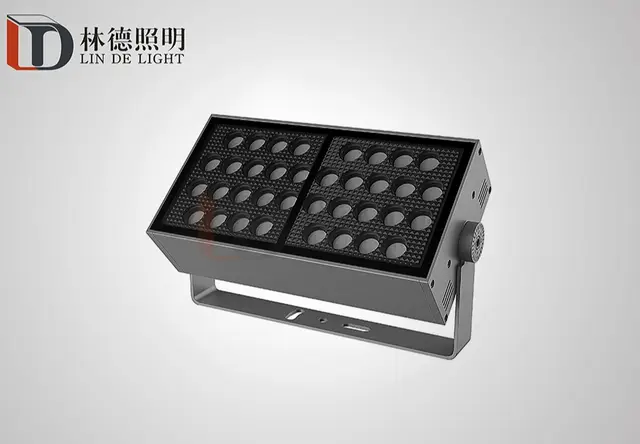 问界M9双头投光灯