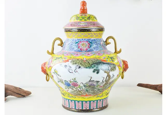 清雍正宫廷御制黄地珐琅彩松鹤延年双耳鹿头尊