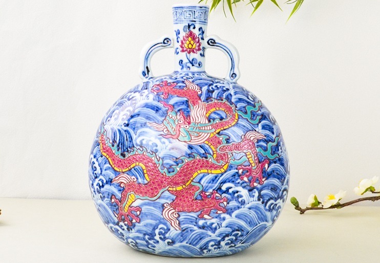 上海某实业多张图片展示，涵盖不同场景与画面，展现丰富多样企业风貌