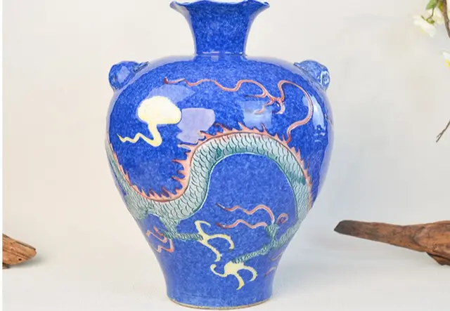 明景泰洒蓝釉粉彩龙纹兽耳花口瓶