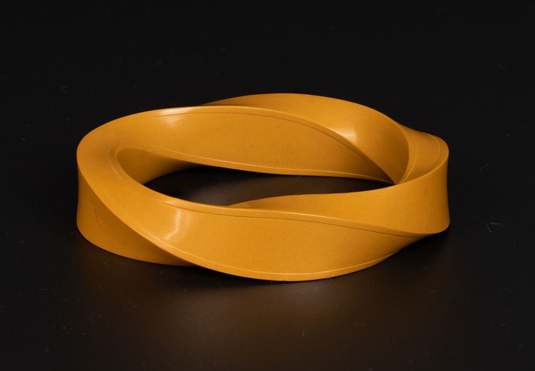 戈壁玉莫比乌斯时尚玉手镯