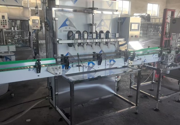 自动自流式灌装机