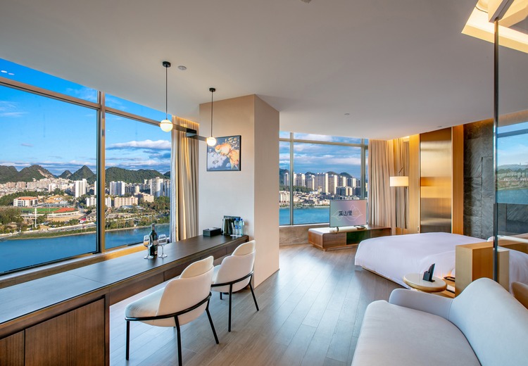 豪华溪山御景套房