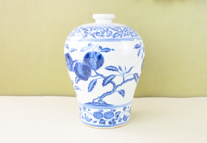 明宣德|青花折枝瑞果纹梅瓶