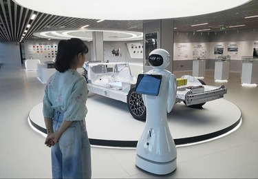 【科梦奇】迎宾机器人小鱼Ⅱ代：进驻浙江铭岛铝业，打造智慧科技馆新标杆