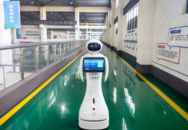 【科梦奇】迎宾机器人小鱼Ⅱ代：七台落地苏盐阀门机械公司，智能服务焕新工业接待