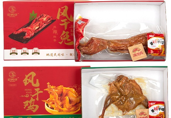 散养土鸡制成的风干鸡，肉质紧实咸香；精选兔肉的风干兔，低脂味美，冷吃热吃皆佳，尝鲜必备