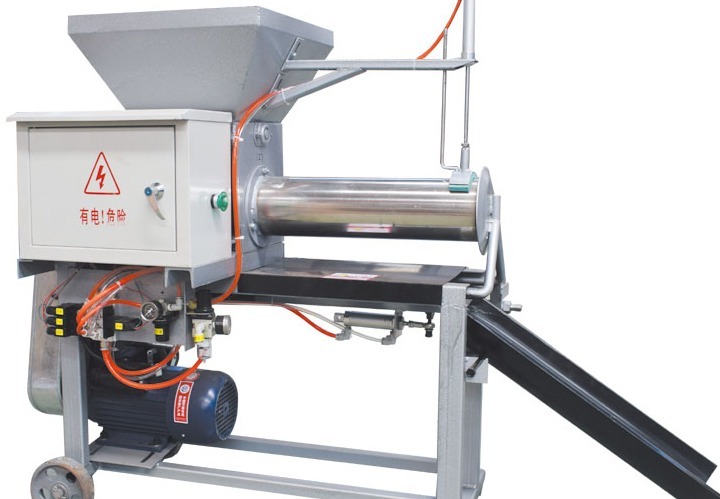 Pneumatic bagging machine