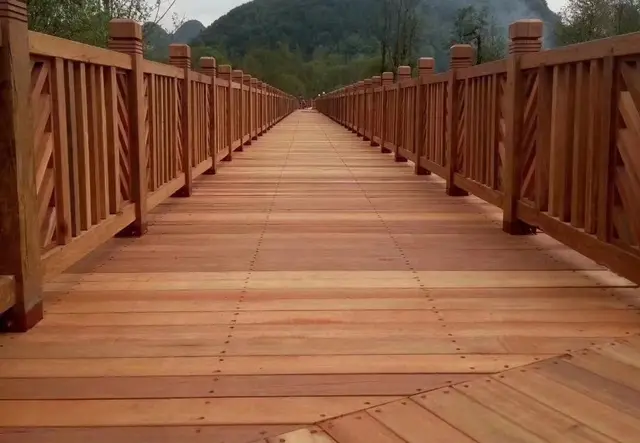 防腐木栈道