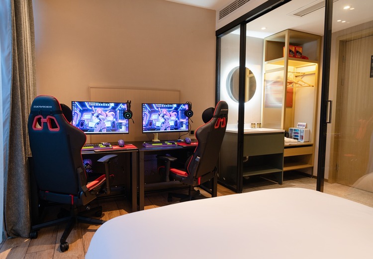 双人简约电竞大床房