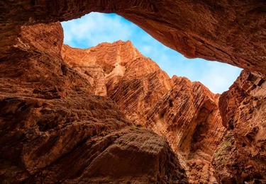 红崖秘境：穿越库车大峡谷，2026 南疆地心引力之旅（新疆中旅假期推荐）
资讯内容