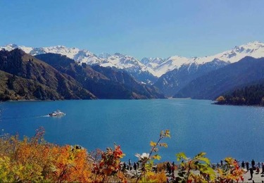 天山天池｜藏在雪山脚下的瑶池秘境，新疆中旅伴你解锁仙境之美