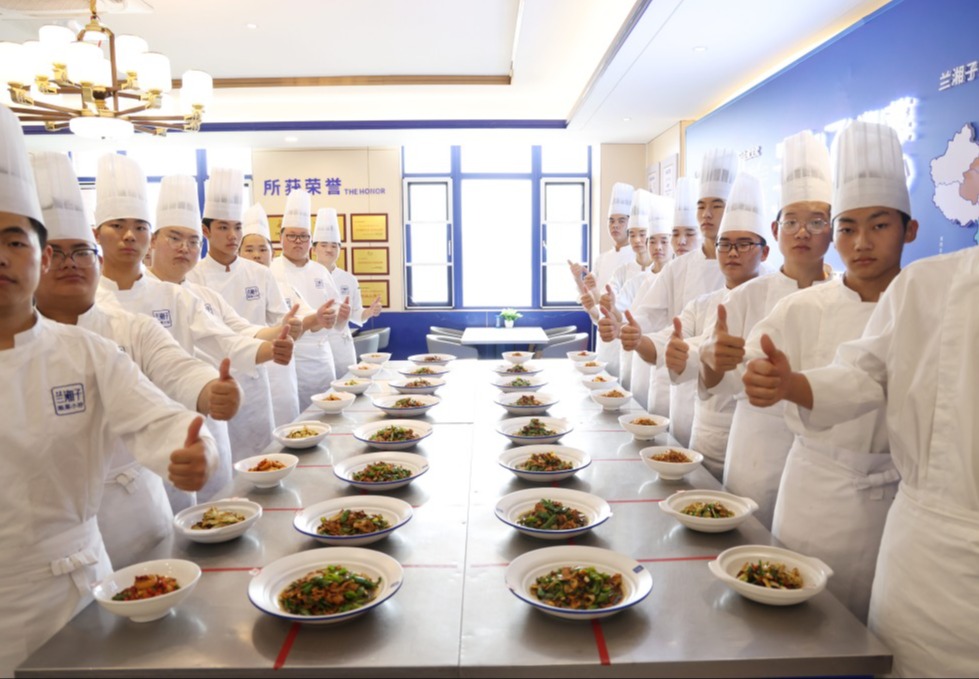 解析厨师培训怎么选,适合初学者的机构哪家性价比高