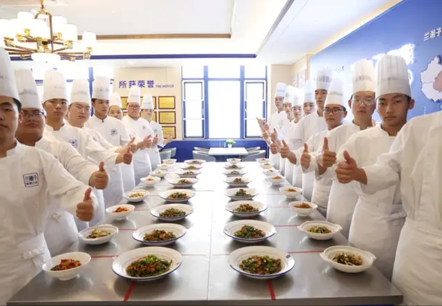 解析厨师培训怎么选,适合初学者的机构哪家性价比高