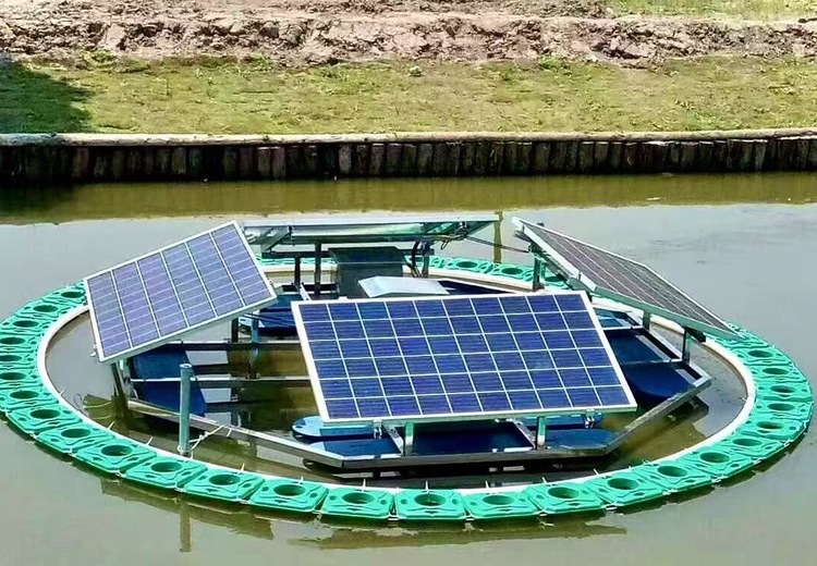 太阳能曝气机——创新环保利器，高效增氧改善水质，为水域生态注入新活力