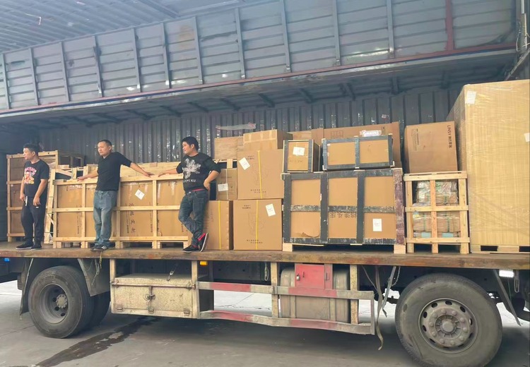 一站式国际快递、物流与运输服务，满足全球货物高效、安全输送需求