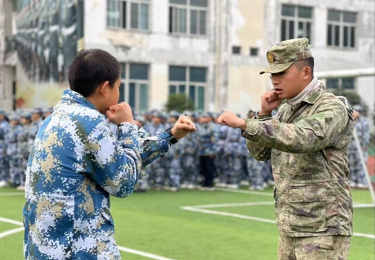 法制感恩互动课堂