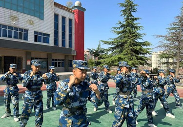 17岁高二男生（小白）—— 焦虑抑郁厌学，从休学摆烂到重返校园重拾动力