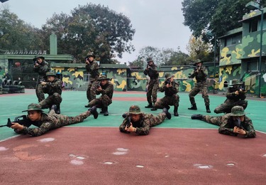 14岁厌学辍学少女，从抵触逃避到重返校园逆袭成长