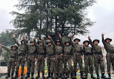 14岁重组家庭少年，从孤僻叛逆到敞开心扉