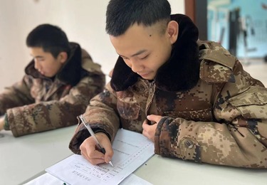 15岁缺乏自信少年，从自卑厌学到自信奋进