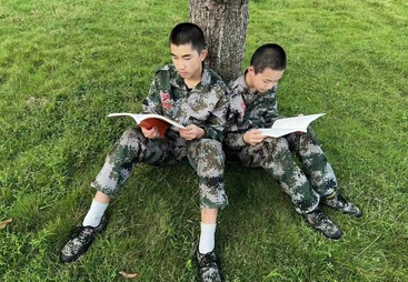 青春期叛逆+厌学弃学型（15岁，女生，吴某）
