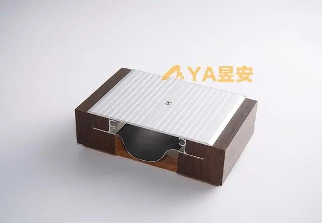 地面盖板型变形缝
