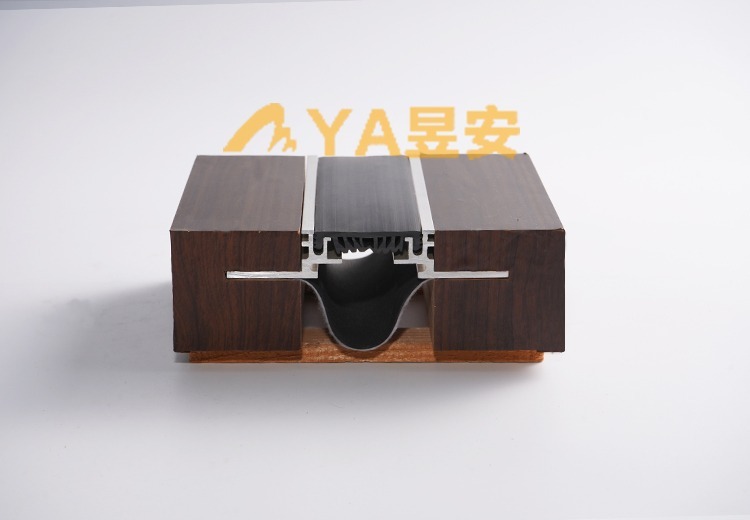 地面平嵌型变形缝