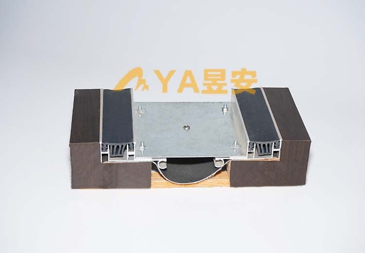 地面双嵌型变形缝