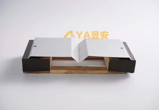 墙面v字型变形缝