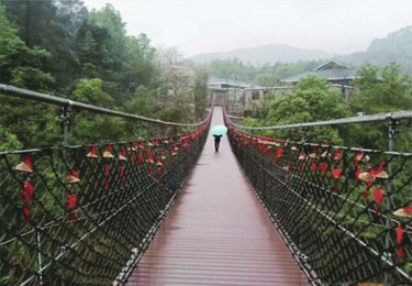 如何提高木结构吊桥的承载能力