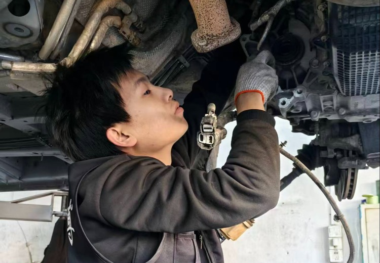 专业变速箱维修：专注AT、CVT、DSG，擅解CVT故障，提供一站式综合性汽车服务