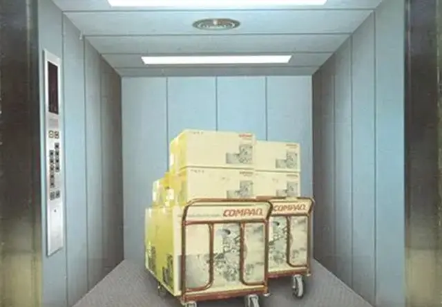 载货电梯