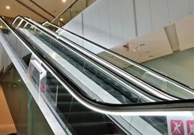 扶手电梯