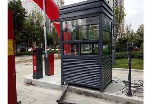 75×75×2.0mm 不锈钢立柱安防值守设施，镀锌工艺防锈抗腐，可定制适配多样需求