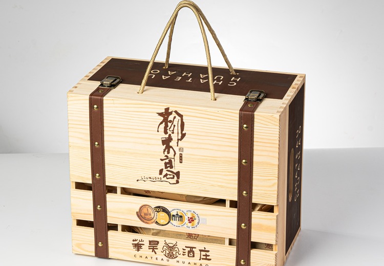 2019年柳木高干型葡萄酒：52%赤霞珠等混酿，获国际金奖，法国橡木桶陈酿18个月
