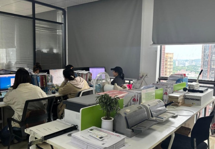武汉7年财税服务，8000+企业之选！代理记账、工商协同、资质托管一站式无忧