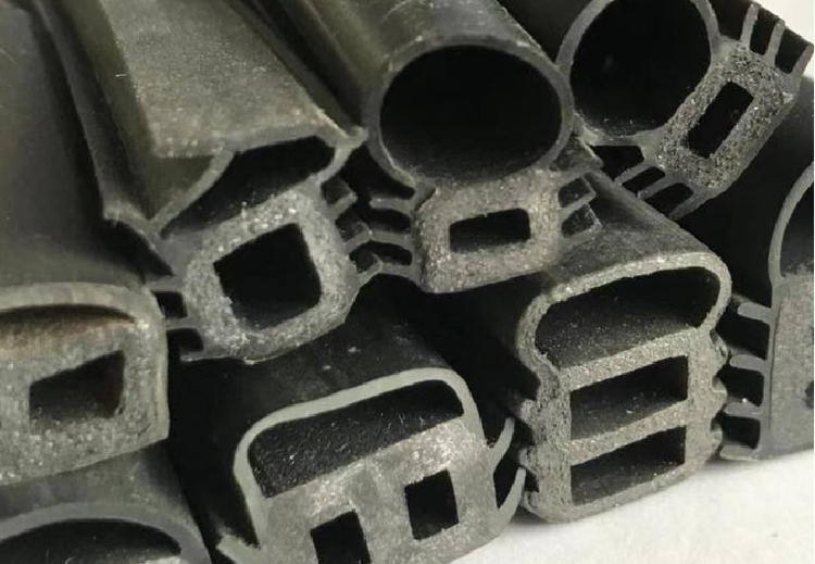 氯丁橡胶(CR)与添加阻燃剂的EPDM：在高温环境下有效保持结构完整性的优质材料