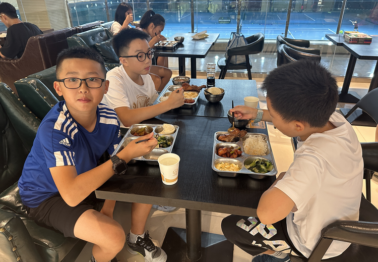 网球进校园：课程输出与管理、特色校建设、赛事策划及青少年人才选拔培养输送