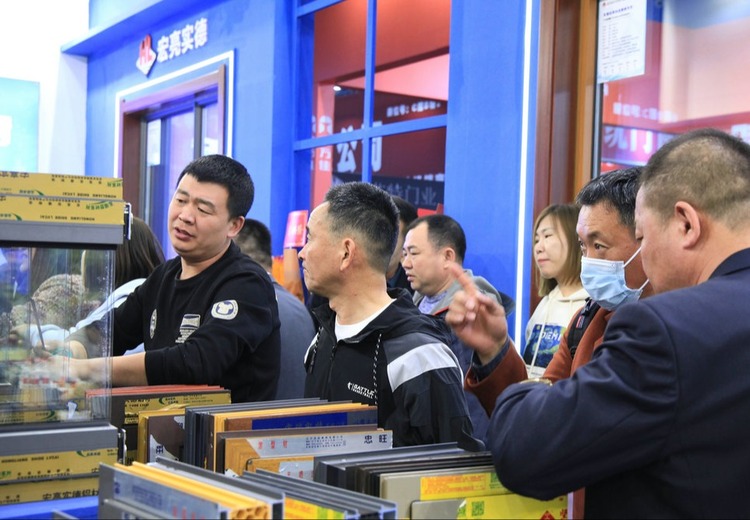 精彩呈现：一览展会现场震撼照片，感受多元魅力与无限商机