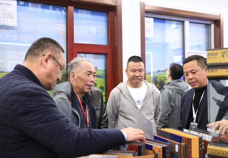 精彩呈现！带你领略展会现场震撼照片，感受多元魅力与无限商机