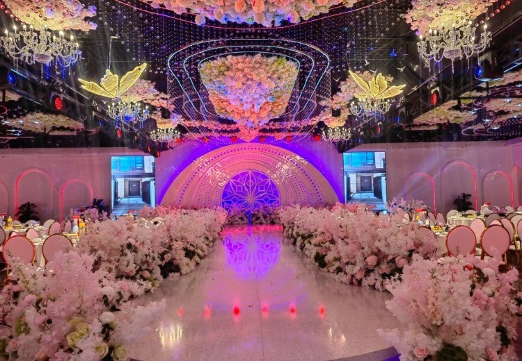 沉浸式梦幻婚礼场景，一站式多元体验！中州府解锁婚礼及各类宴会的举办地
