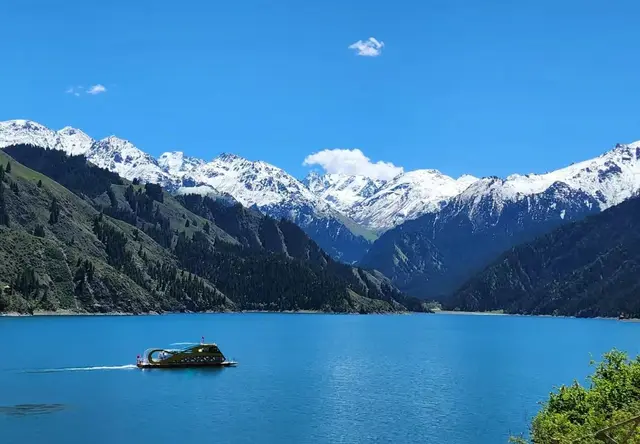 新疆全域旅游包车（南北疆全景·长线专属）