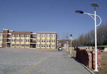 北京上苑中学太阳能路灯
