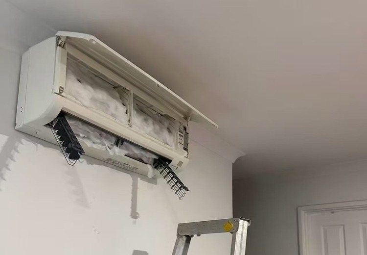 专业承接各类空调拆机作业，全机型覆盖，多场景适用，施工精细，保障设备完好可二次使用