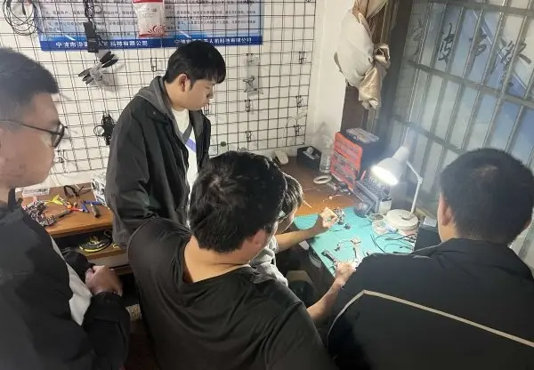 无人机和穿越机组装维修保养