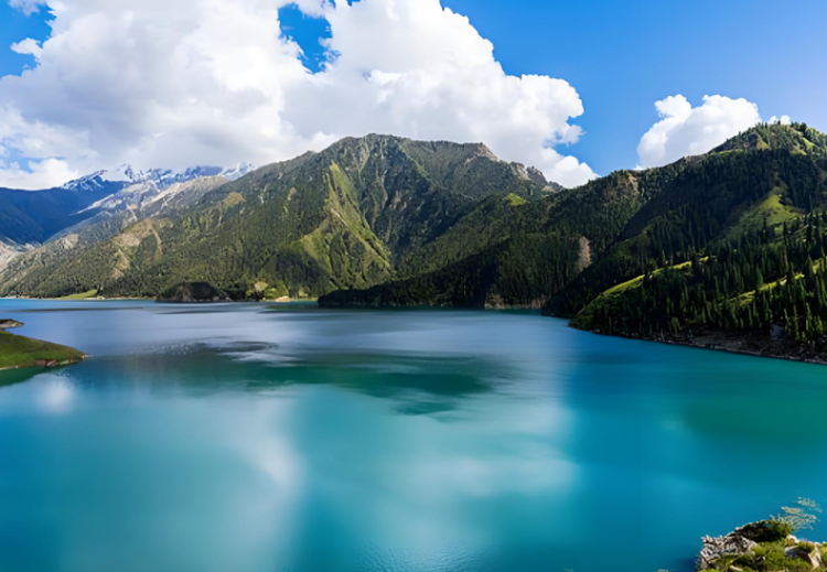 新疆十日游：赏天池、喀纳斯等美景，自驾赛里木湖，全程舒适体验