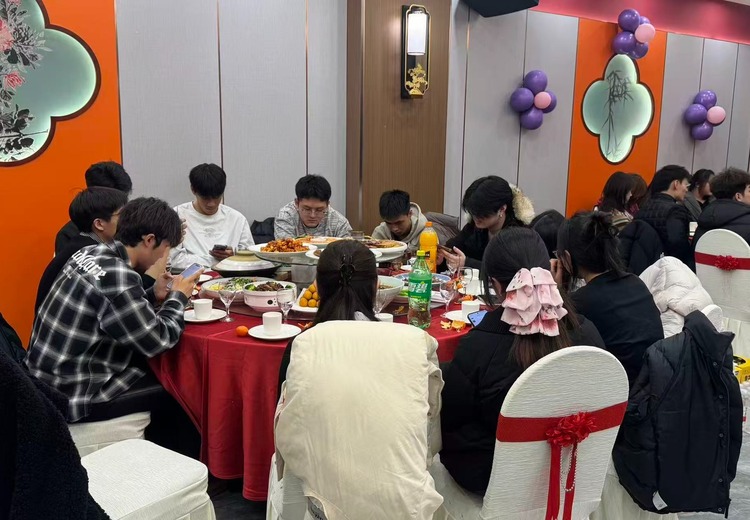 一站式考培服务：公务员、研究生考试及银行国企招聘培训，在校生与在职者皆可受益