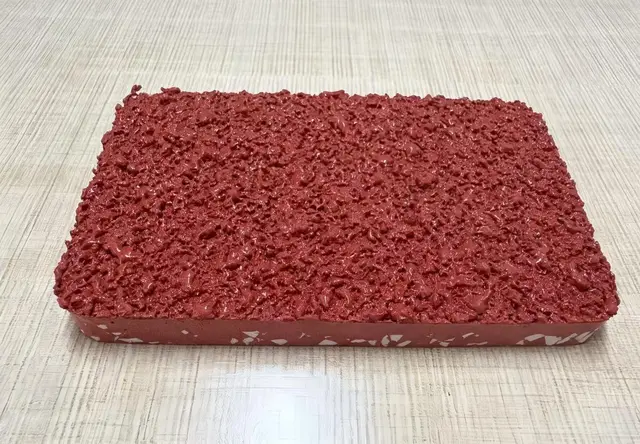 混合型自结纹塑胶跑道