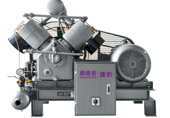 捷豹W2/W4系列活塞机：水冷可靠、双控切换、供气稳定、低噪长寿命